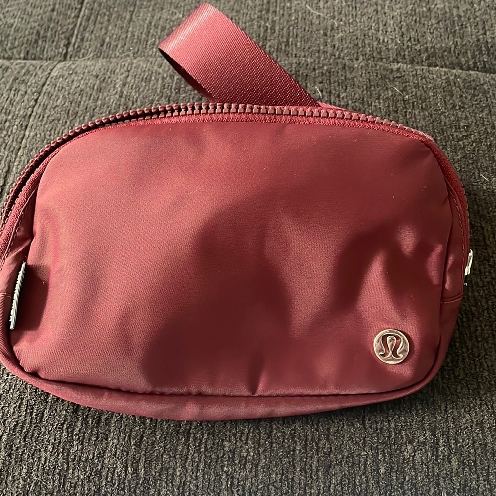 Lululemon belt bag EUC